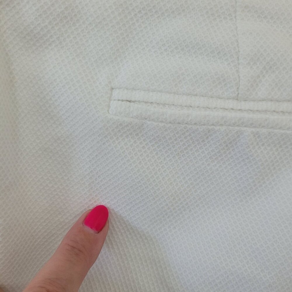 Joie Textured Low Rise Shorts Womens Size 0 White Cotton Blend 3" Inseam Pockets - Picture 6 of 8